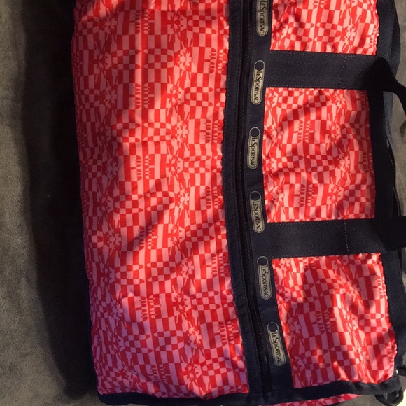 LeSportsac Duffle bag - Picture 3 of 4
